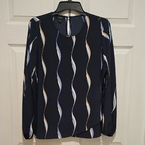 NWT Alfani Navy and Beige Wave Pattern Blouse
